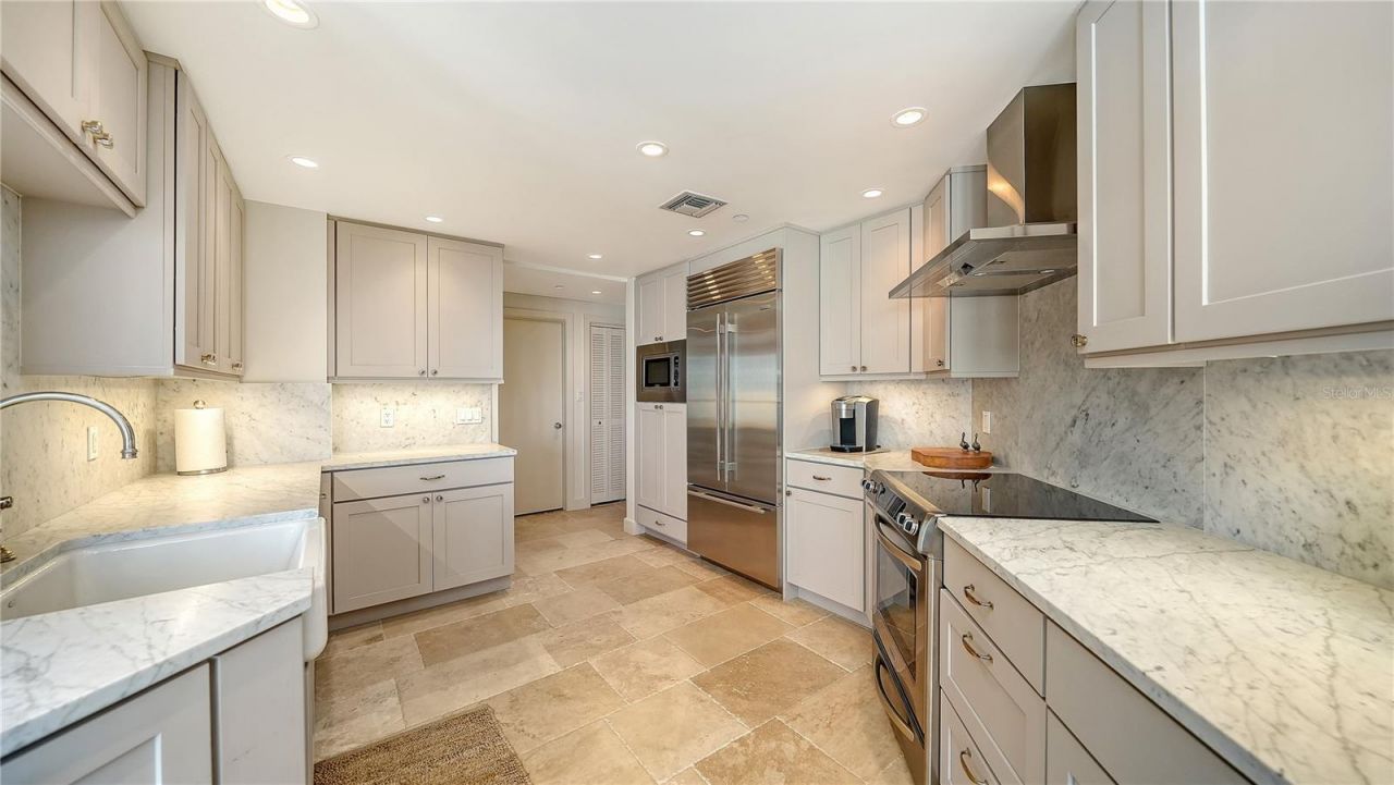 1211 Gulf Of Mexico Drive, Unit 610, Longboat Key, FL 34228 Photo