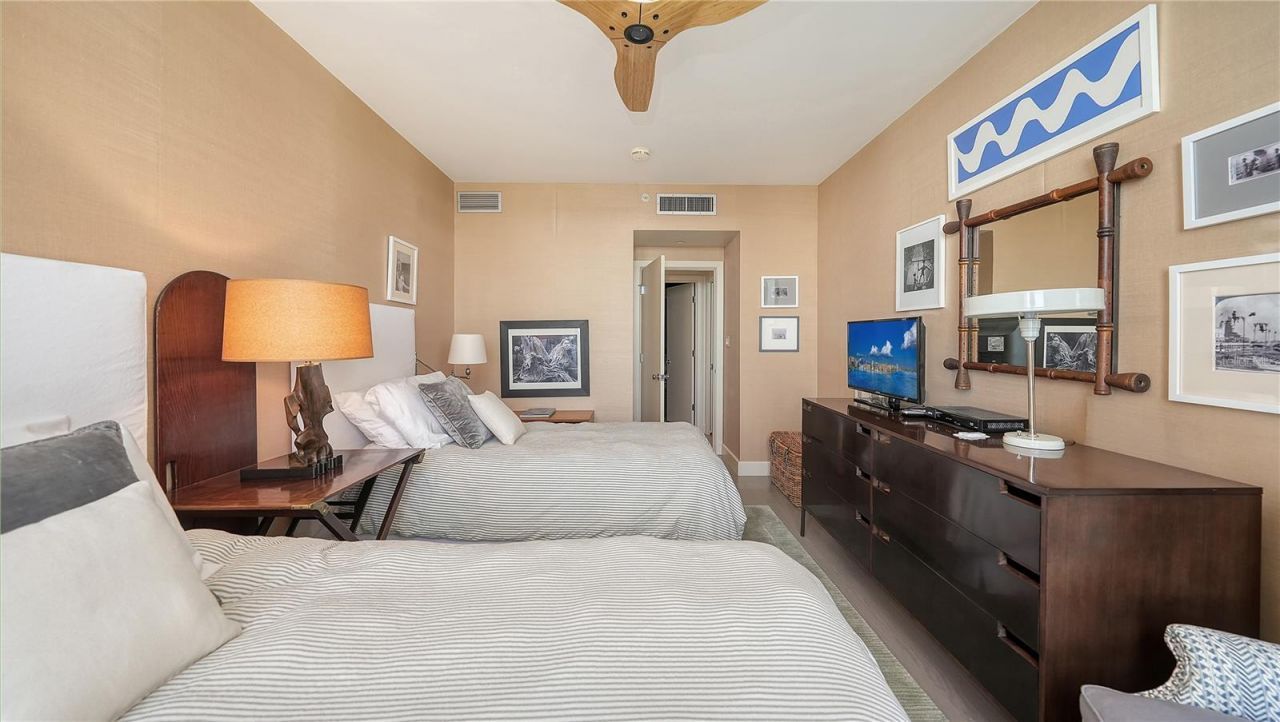 1211 Gulf Of Mexico Drive, Unit 610, Longboat Key, FL 34228 Photo