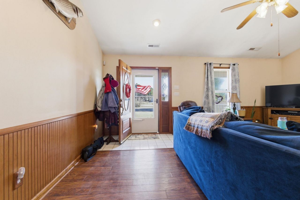 5694 Spring Beauty Dr. Photo 10