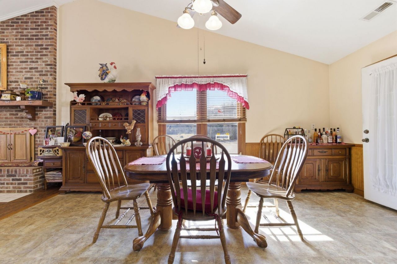 5694 Spring Beauty Dr. Photo 14