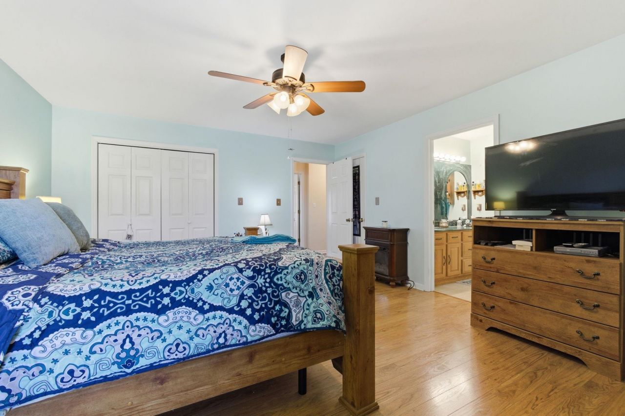 5694 Spring Beauty Dr. Photo 22