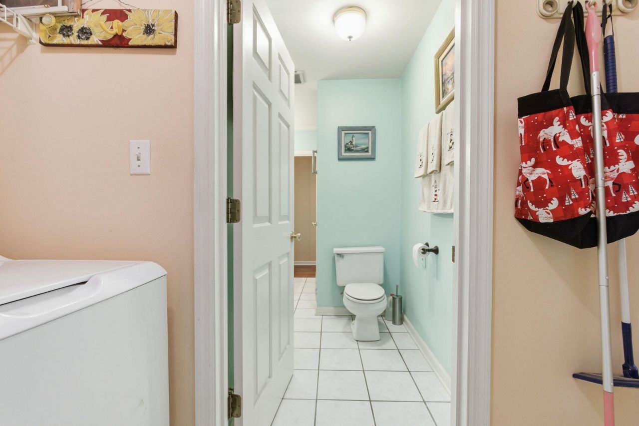 5694 Spring Beauty Dr. Photo 32