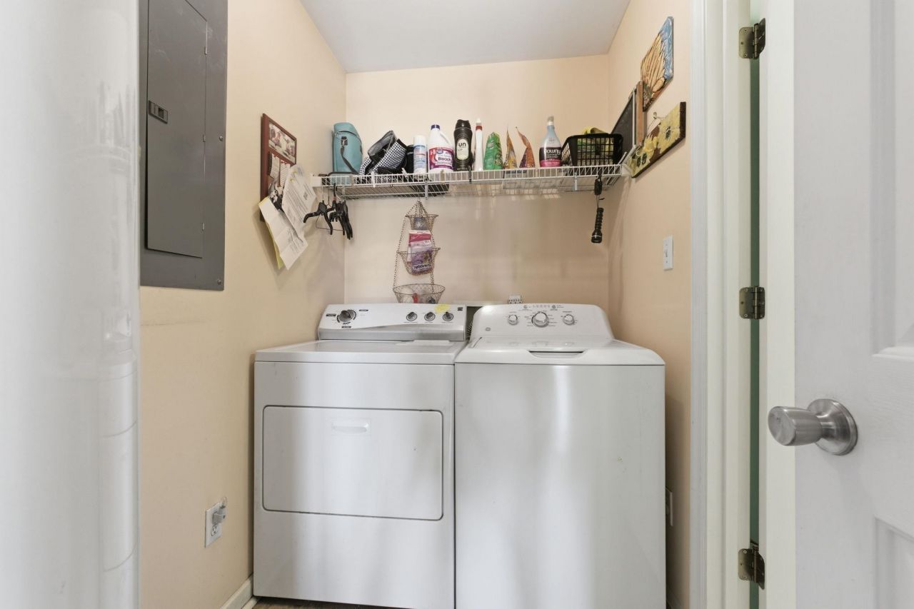 5694 Spring Beauty Dr. Photo 33