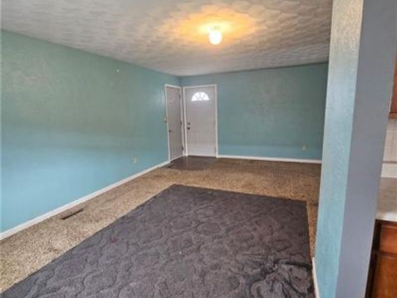 303 Crescent Drive, Lewisburg, OH 45338 Photo 4