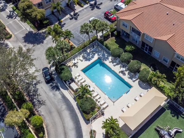 110 Lighthouse Circle, Unit H, Tequesta, FL 33469