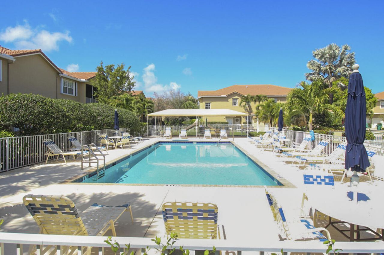 110 Lighthouse Circle, Unit H, Tequesta, FL 33469 Photo