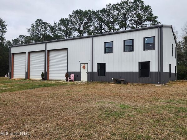 26 Charlie Daughdrill Road, Carriere, MS 39426