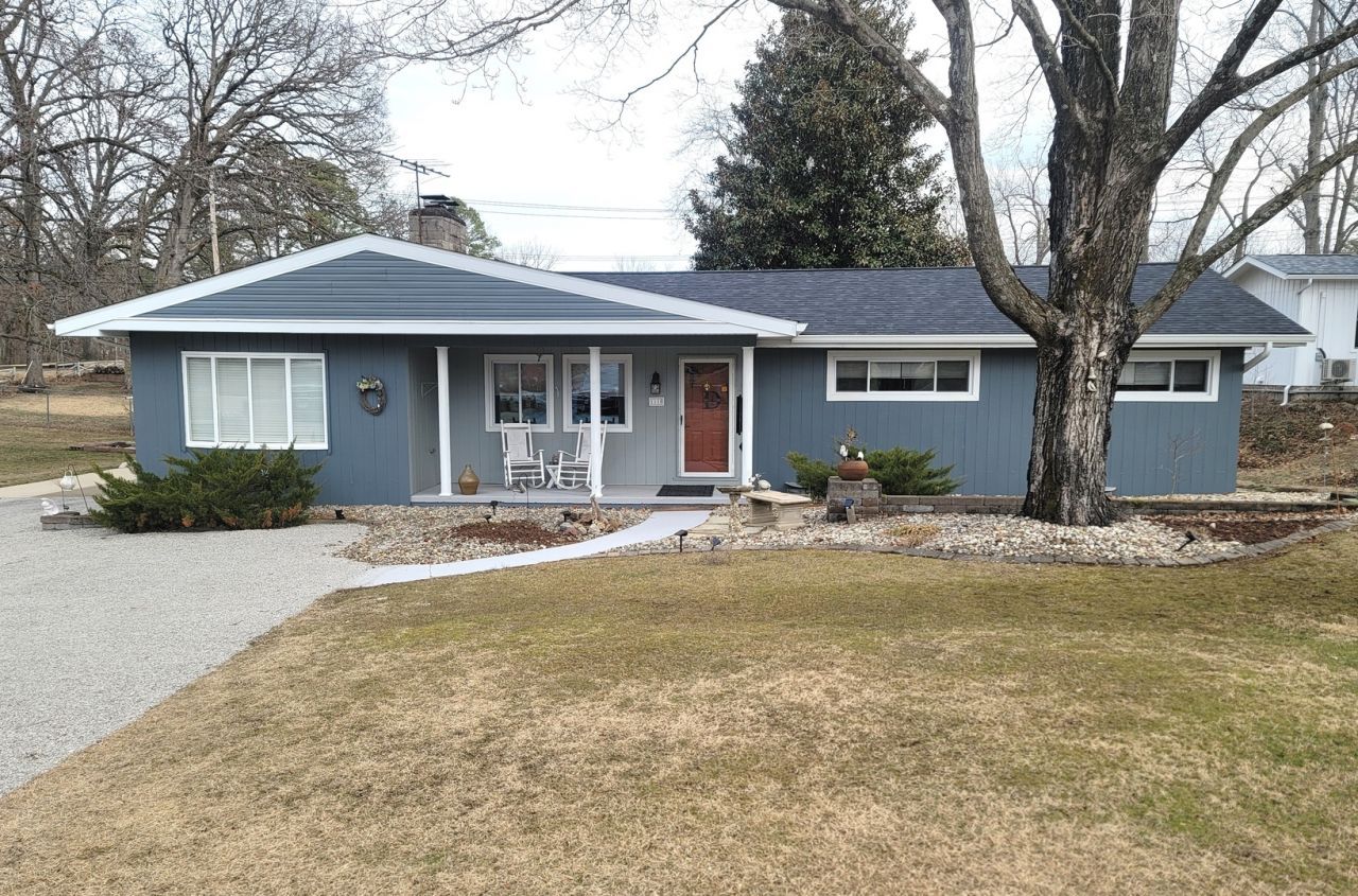 1110 N Franklin Street, Salem, IL 62881 Main Photo