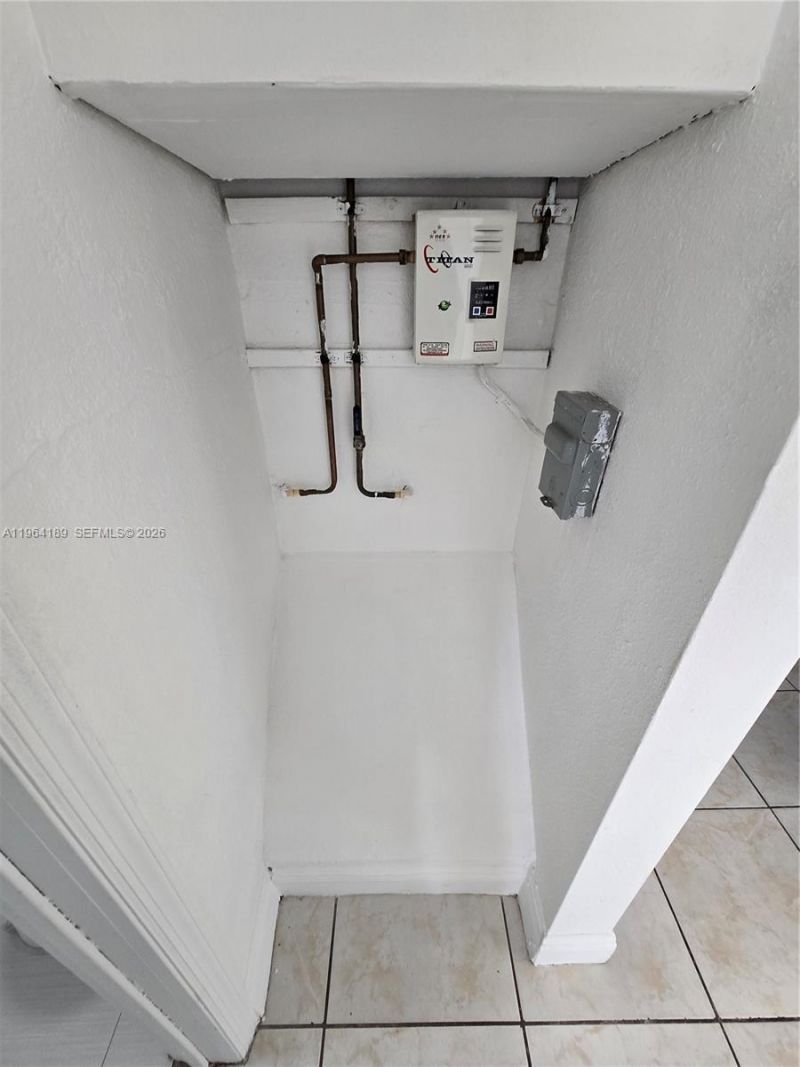 535 NW 7th St , Unit 9, Miami, FL 33136 Photo