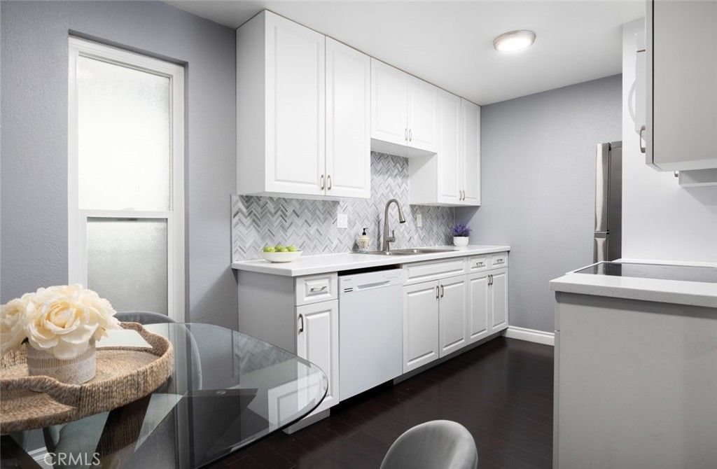 1000 W Macarthur Boulevard, Unit 11, Santa Ana, CA 92707 Main Photo