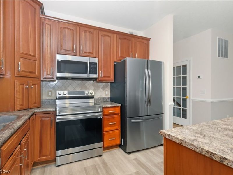 104 Pyrite Court, Berea, OH 44017 Photo 5