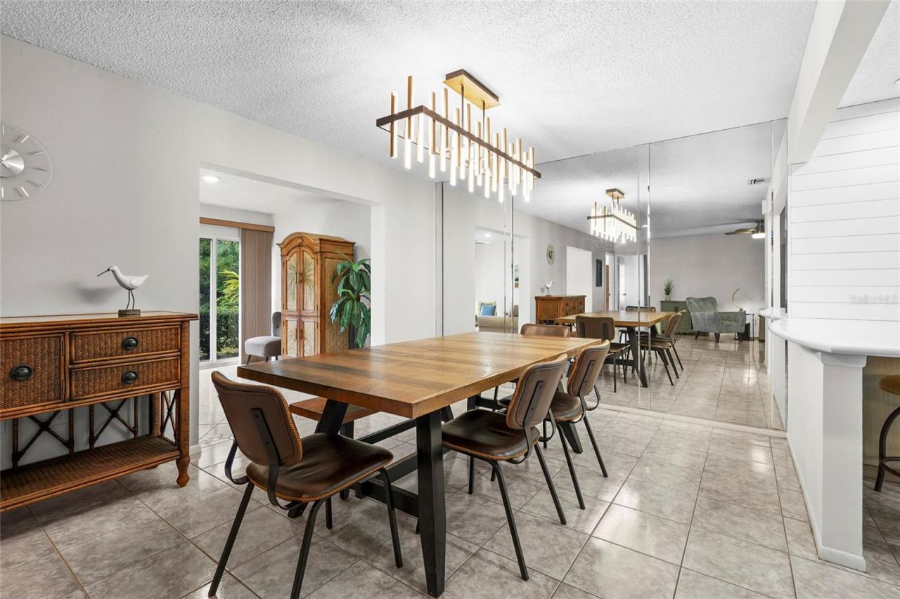 5524 Palm Aire Drive, Unit 5524, Sarasota, FL 34243 Photo