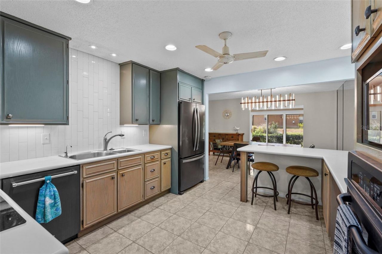 5524 Palm Aire Drive, Unit 5524, Sarasota, FL 34243 Photo