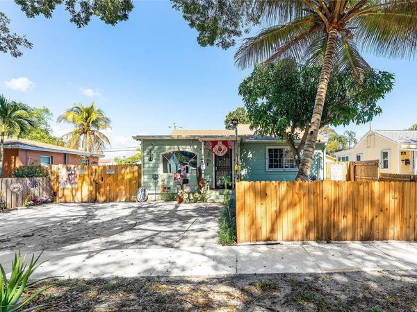 825 WINTERS STREET, WEST PALM BEACH, FL 33405