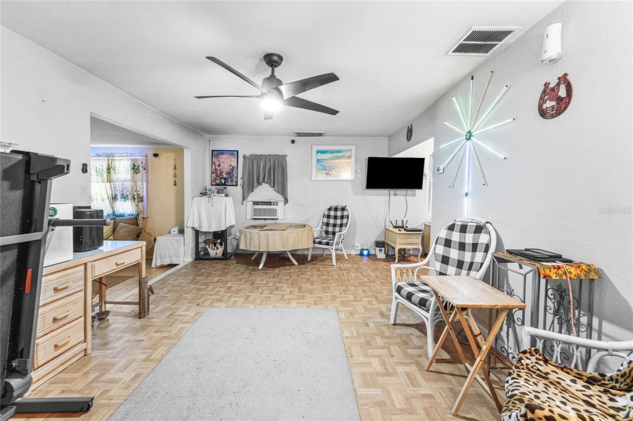 825 Winters Street, West Palm Beach, FL 33405 Photo