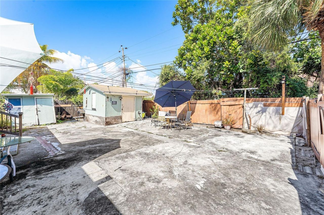 825 Winters Street, West Palm Beach, FL 33405 Photo