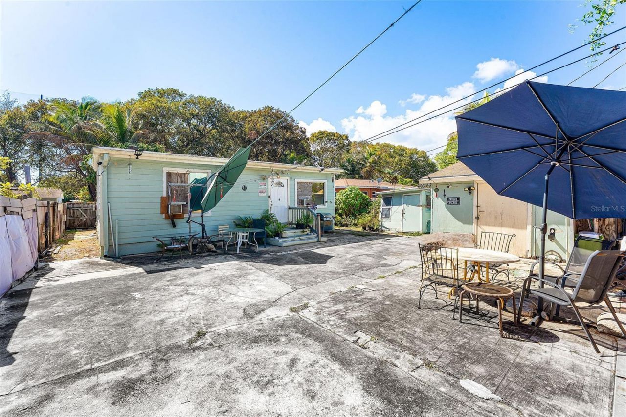 825 Winters Street, West Palm Beach, FL 33405 Photo