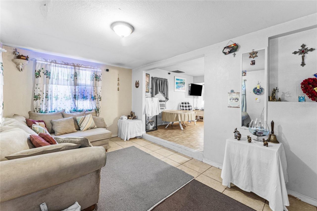 825 Winters Street, West Palm Beach, FL 33405 Photo