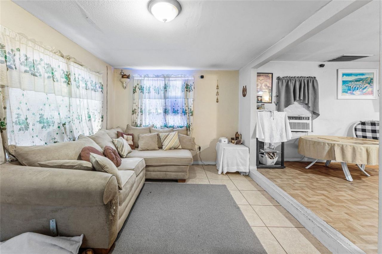 825 Winters Street, West Palm Beach, FL 33405 Photo