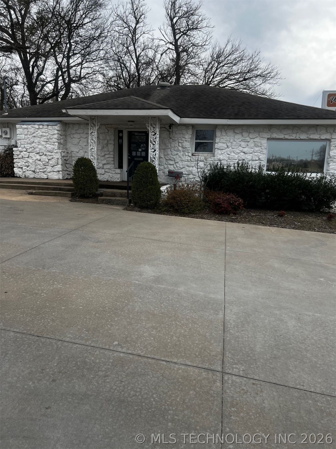 412 N Elm Avenue, Broken Arrow, OK 74012 Main Photo