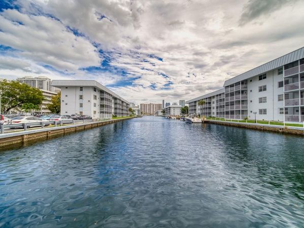 3849 NE 169th St, Unit 412, North Miami Beach, FL 33160