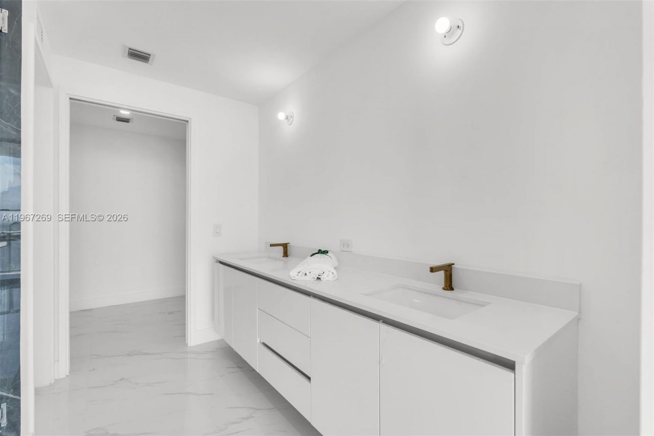 700 NE 24th St , Unit 1806, Miami, FL 33137 Photo