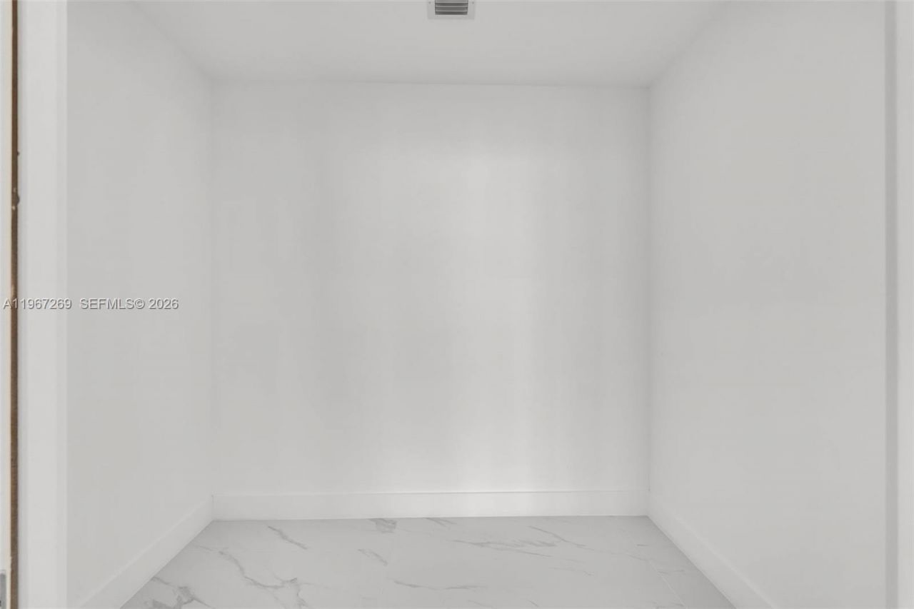 700 NE 24th St , Unit 1806, Miami, FL 33137 Photo