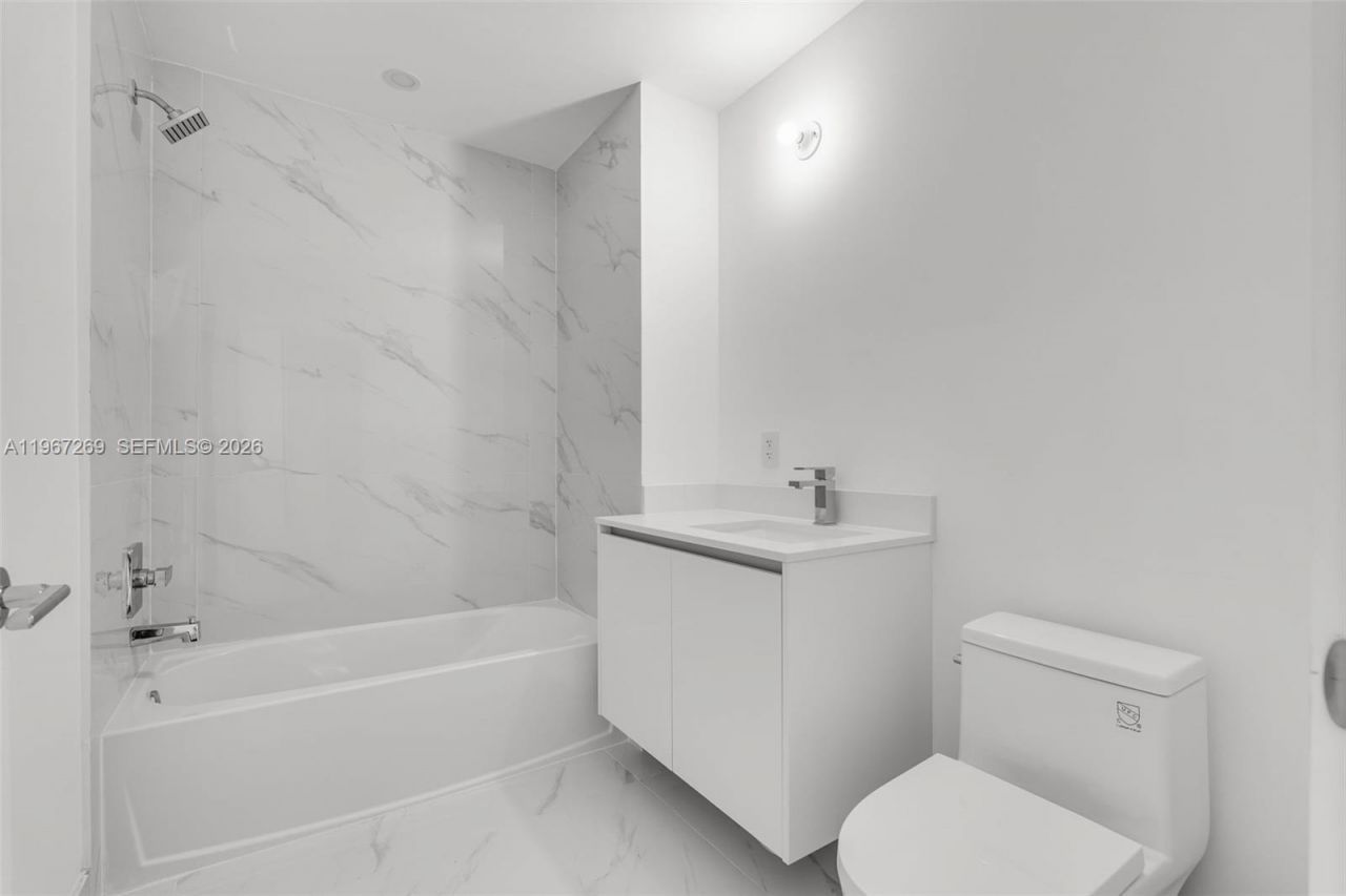 700 NE 24th St , Unit 1806, Miami, FL 33137 Photo