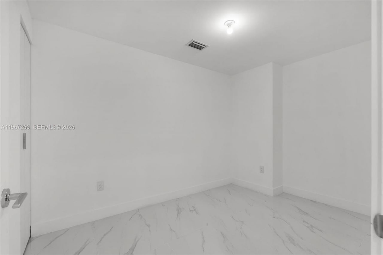 700 NE 24th St, Unit 1806, Miami, FL 33137 Photo