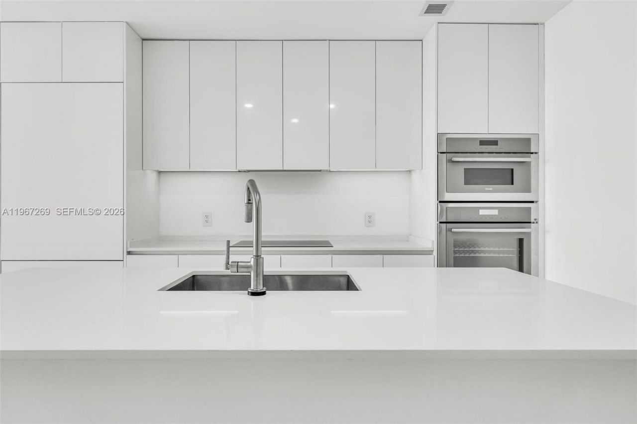 700 NE 24th St, Unit 1806, Miami, FL 33137 Photo