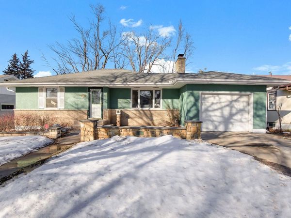 795 Hyacinth Avenue E, Saint Paul, MN 55106