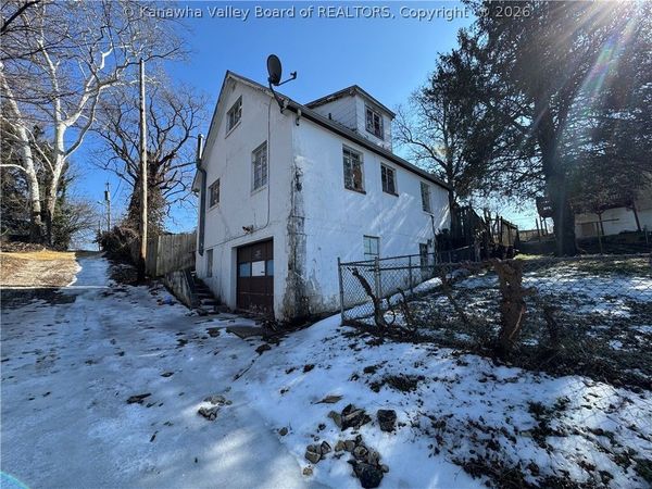 1902 Enslow Avenue, Huntington, WV 25701