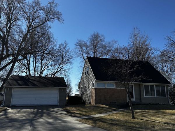 515 W Des Moines Street, Brooklyn, IA 52211