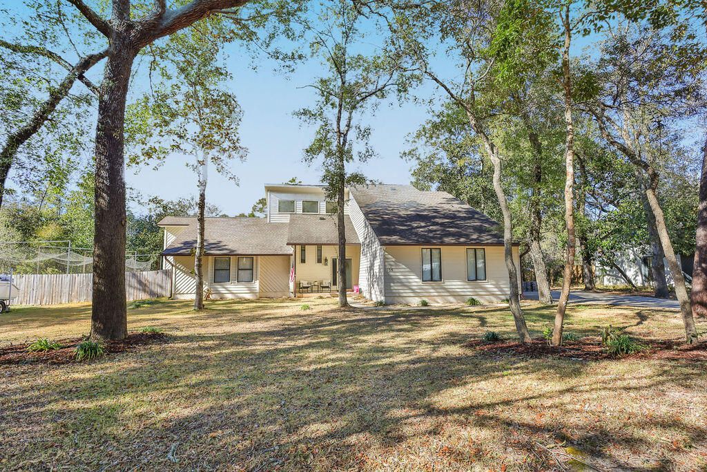 105 E Capri Cove, Niceville, FL 32578 Main Photo