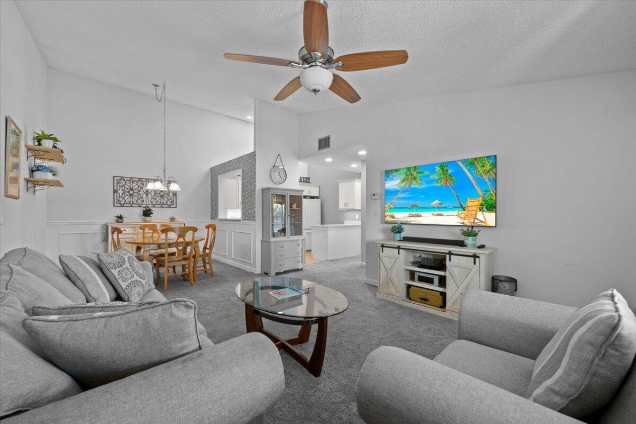 6552 Chasewood Drive, Unit F, Jupiter, FL 33458 Photo