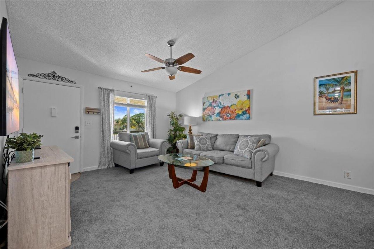 6552 Chasewood Drive, Unit F, Jupiter, FL 33458 Photo