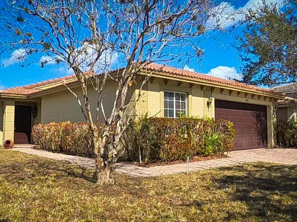 2142 SW Newport Isles Boulevard, Port St. Lucie, FL 34953