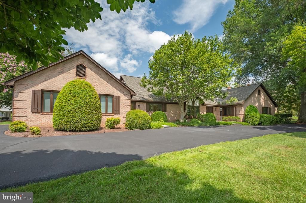 11301 CROSSING GLEN COURT, POTOMAC, MD 20854