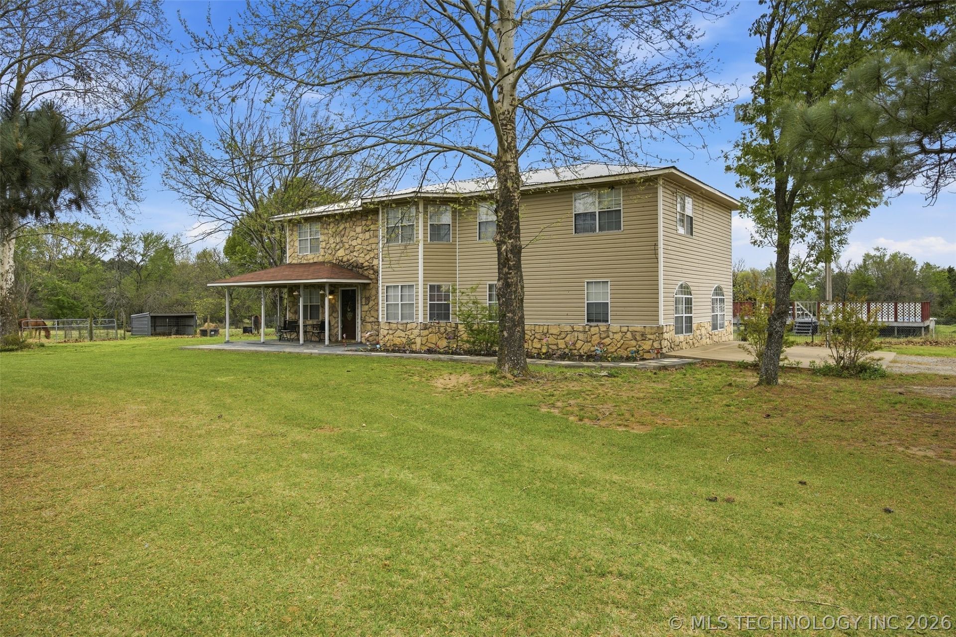 2405 W Chicken Fight Road, Atoka, OK 74525 Main Photo