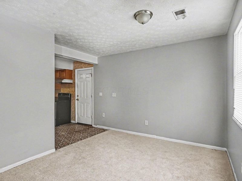 2900 Gentry Lane , Columbus, OH 43232 Photo 2