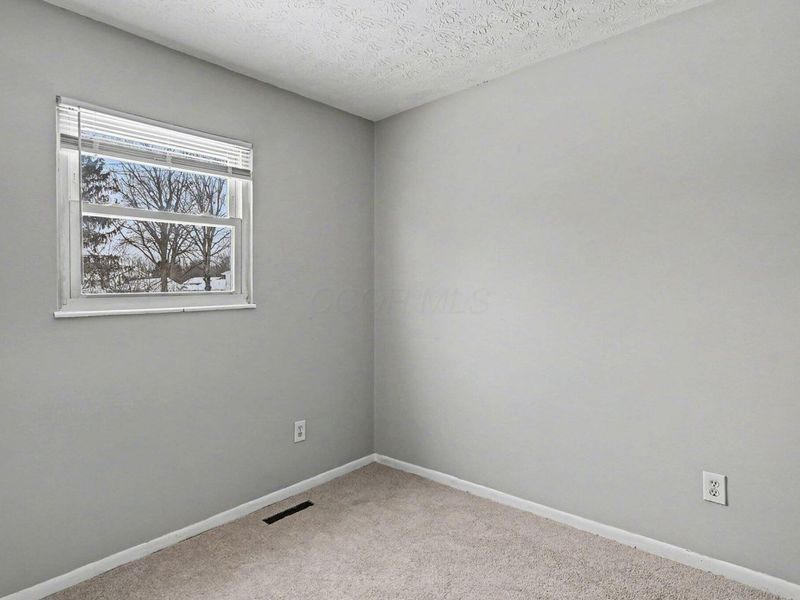 2900 Gentry Lane , Columbus, OH 43232 Photo 8