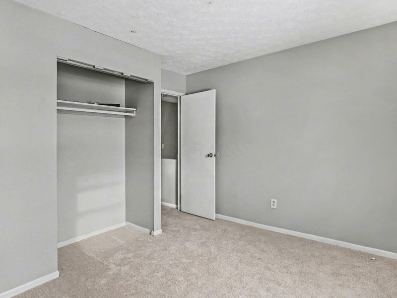 2900 Gentry Lane , Columbus, OH 43232 Photo 9