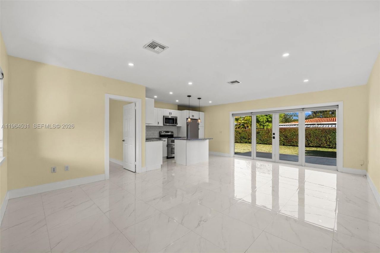 6851 SW 48th Ter , Miami, FL 33155 Photo