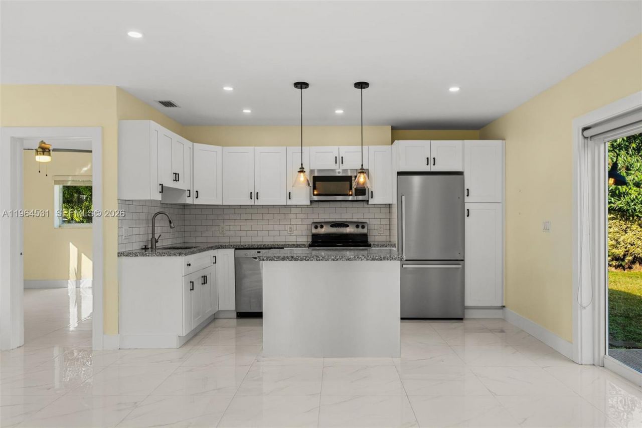 6851 SW 48th Ter , Miami, FL 33155 Photo