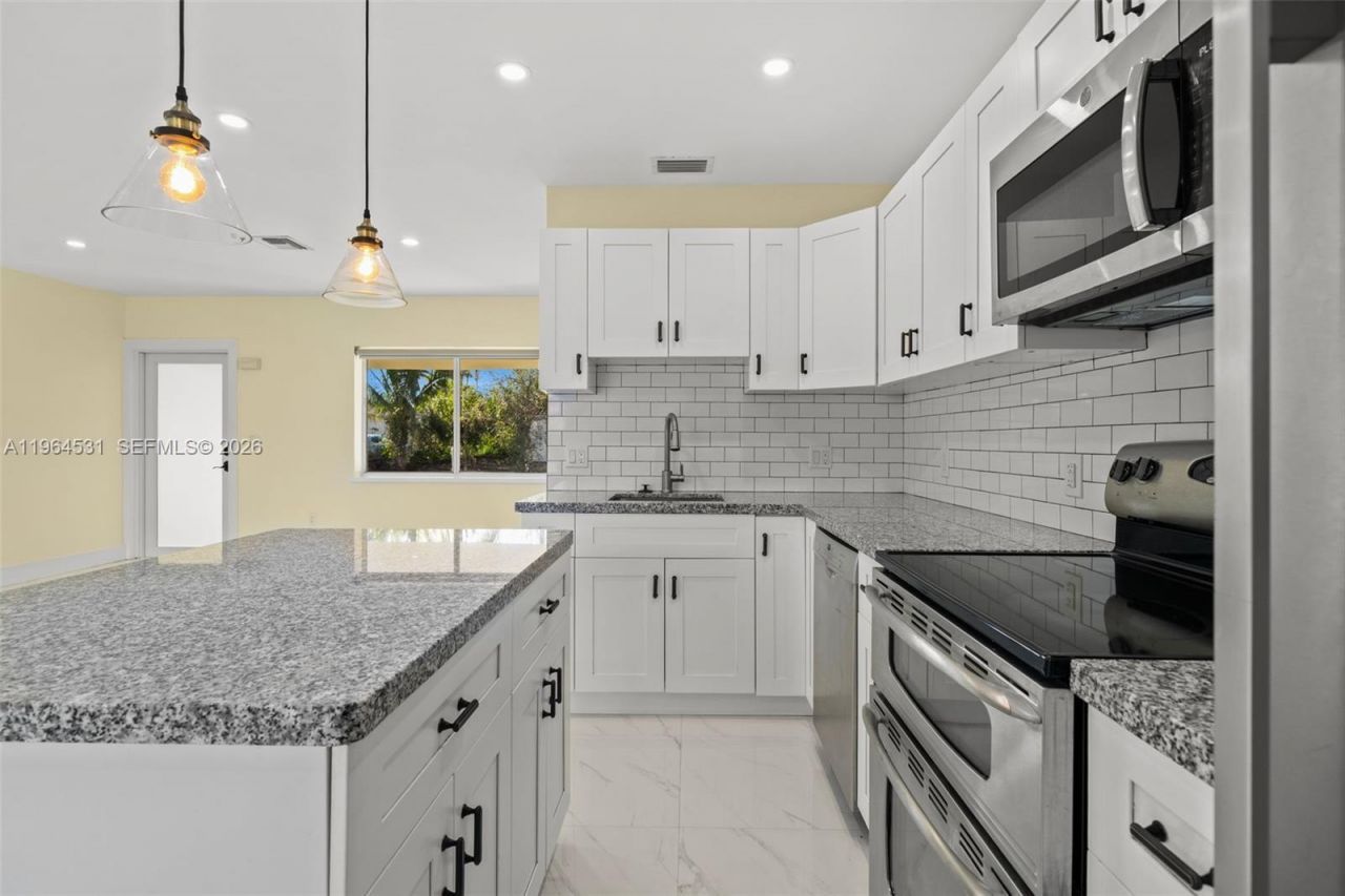 6851 SW 48th Ter , Miami, FL 33155 Photo