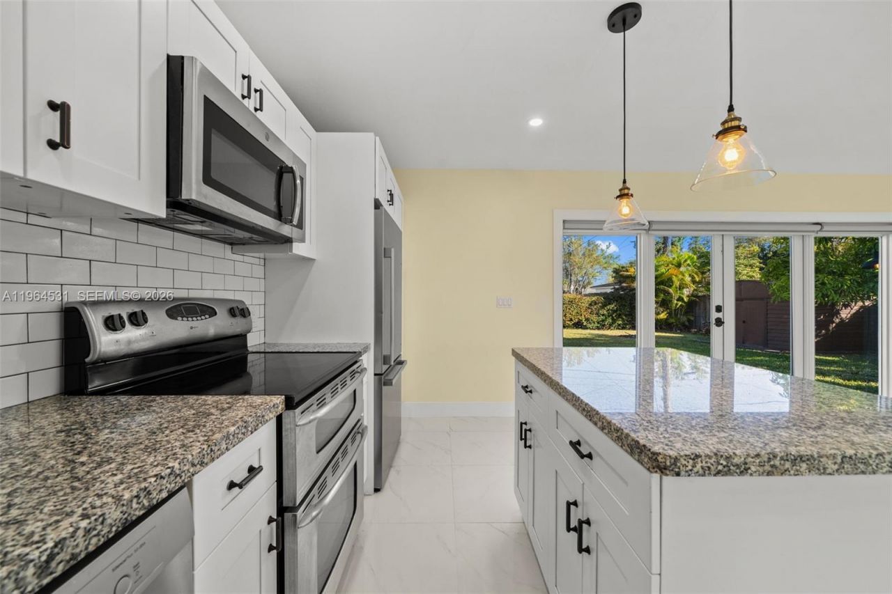 6851 SW 48th Ter , Miami, FL 33155 Photo