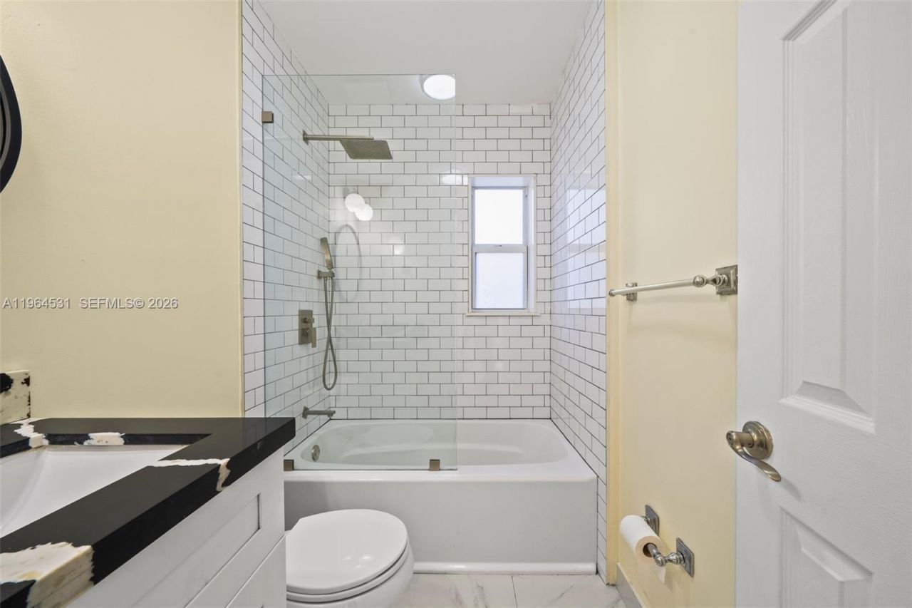 6851 SW 48th Ter , Miami, FL 33155 Photo