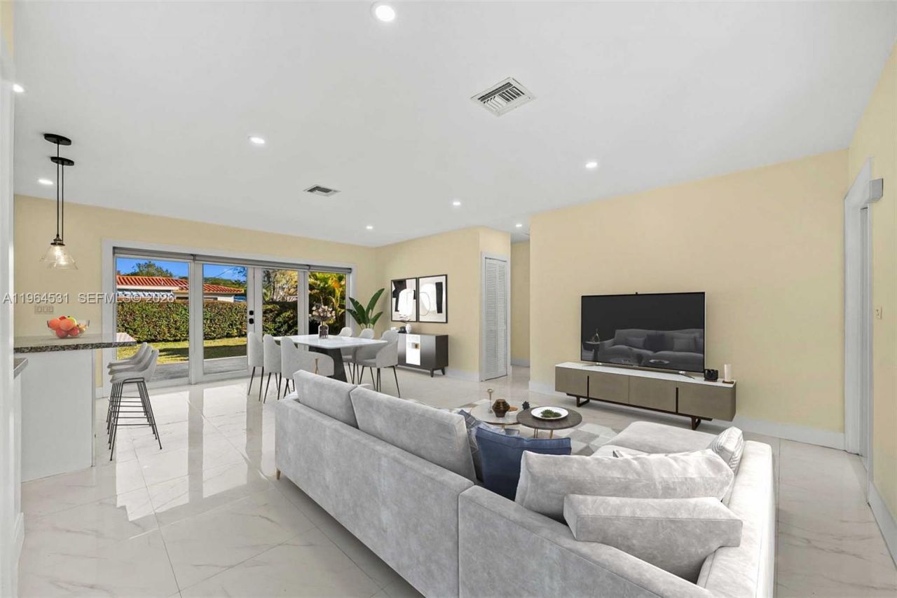 6851 SW 48th Ter , Miami, FL 33155 Photo