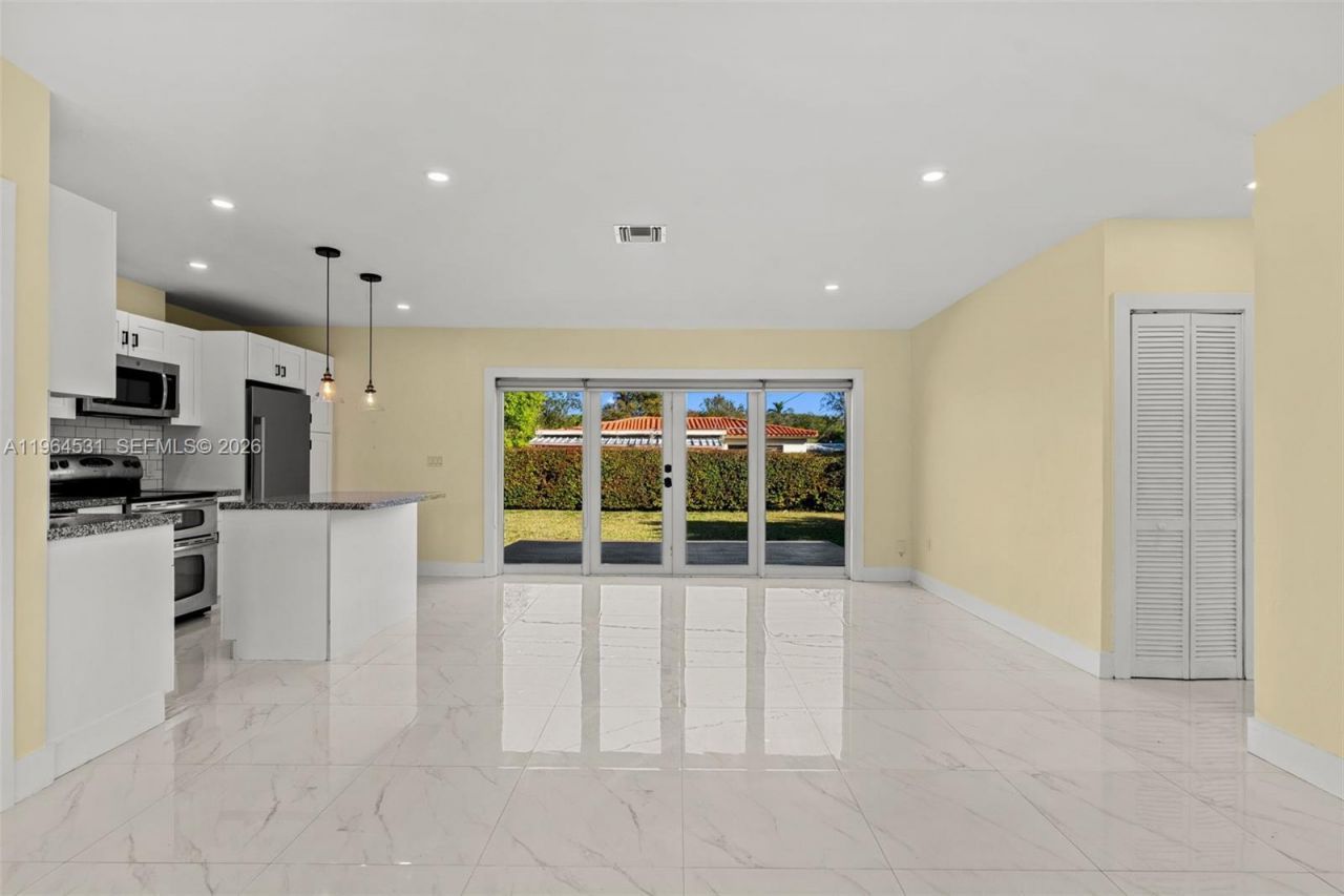 6851 SW 48th Ter , Miami, FL 33155 Photo