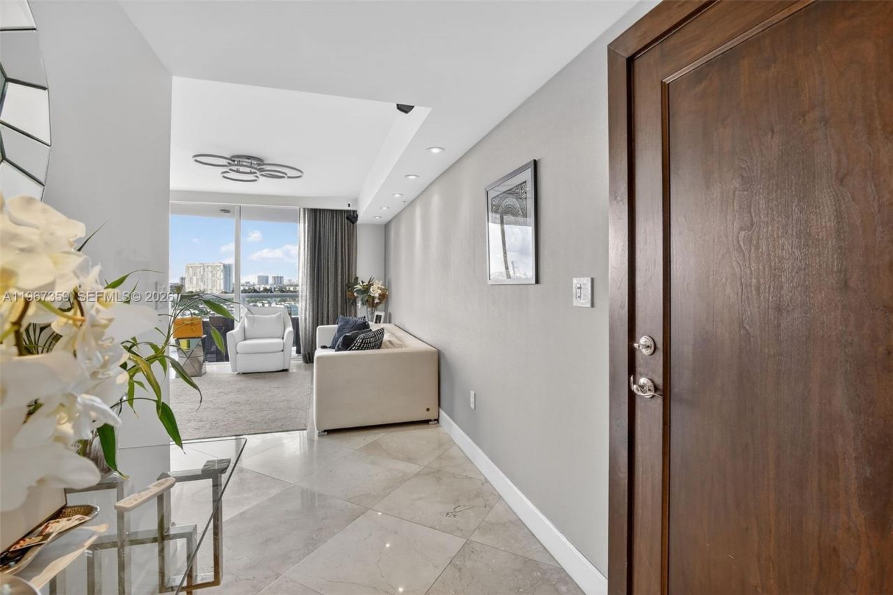 19400 Turnberry Way, Unit 1012, Aventura, FL 33180 Photo